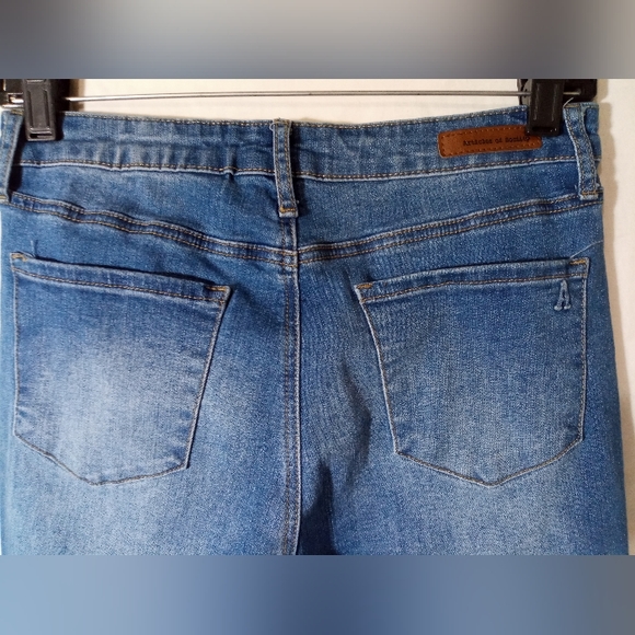 Articles of Society 70's Inspired Flare Leg Jeans - Picture 2 of 7